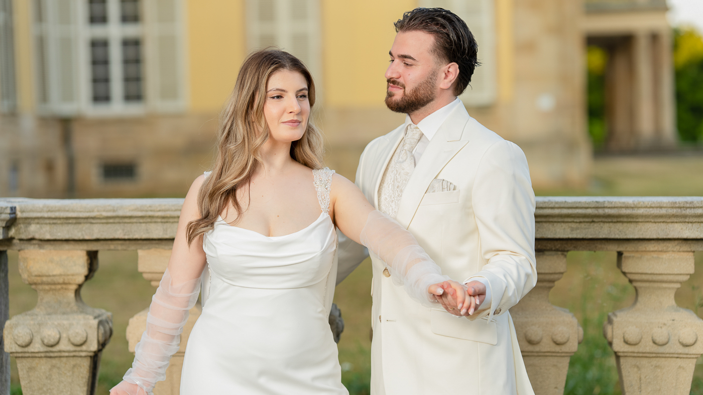 Brautpaar bei romantischem Hochzeitsshooting – Hochzeitsfotograf Stuttgart