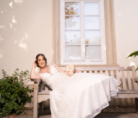 Stilvoll am Hochzeitstag Braut beim Hochzeitsshooting in Stuttgart