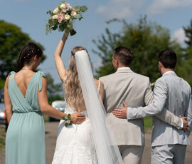 Emotionales first look bei der Grabkapelle Stuttgart danach Brautpaarshooting Hochzeitsfotografie Stuttgart